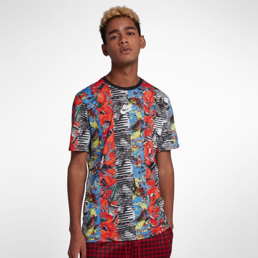 Nike Sportswear Miami Wynwood Print T-Shirt Size Medium - Picture 4 of 7